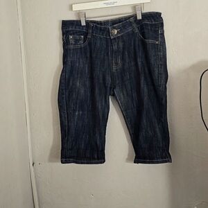 "Y&F Ying Feng" is a brand of black charcoal denim shorts  Size 10/11